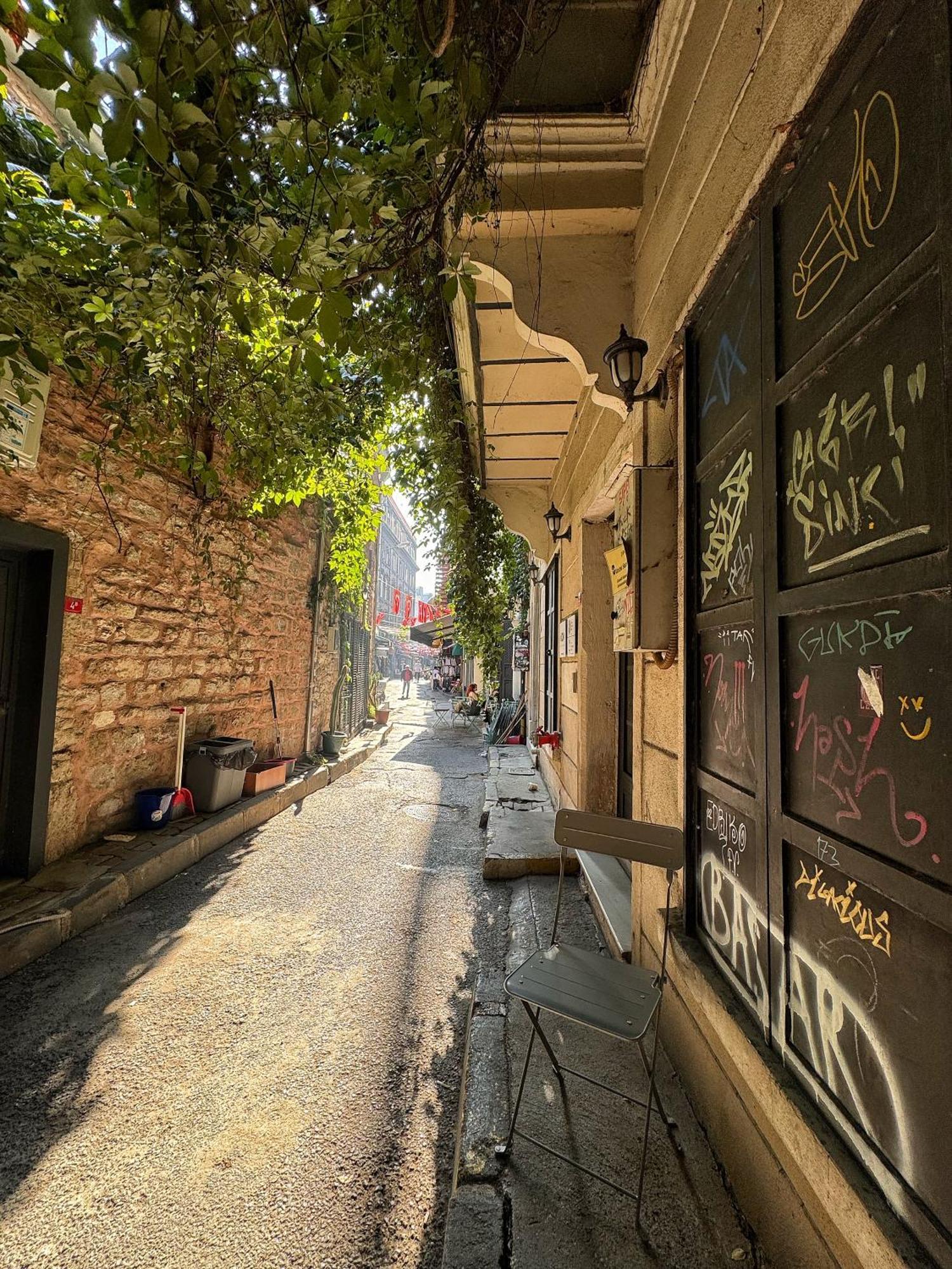 Nomad Karakoey Hostel *